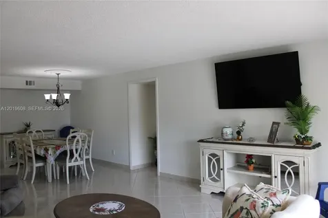 8120 SW 24th Street North Lauderdale FL 33068