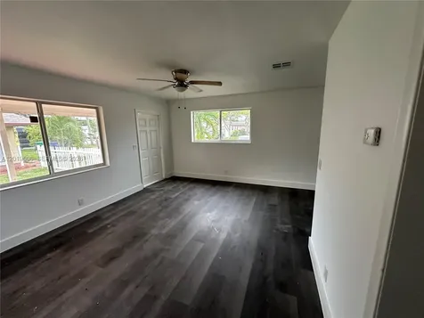 117 SE 2nd Avenue Hallandale Beach FL 33009