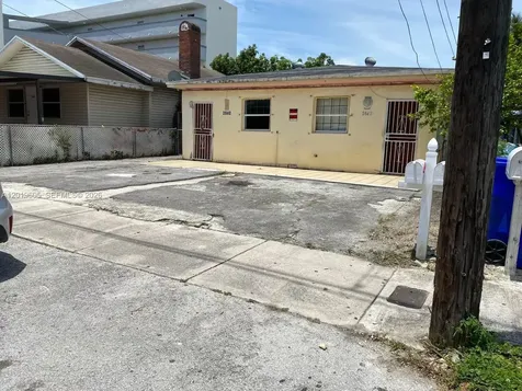 2640 NW 23rd Court Miami FL 33142