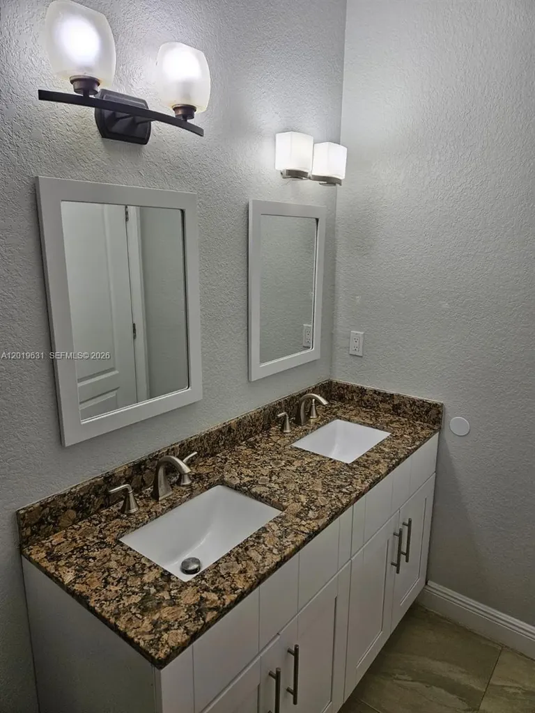 1517 NE 3rd Avenue Fort Lauderdale FL 33304