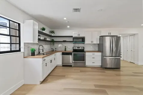 1409 NW 44th Street Miami FL 33142
