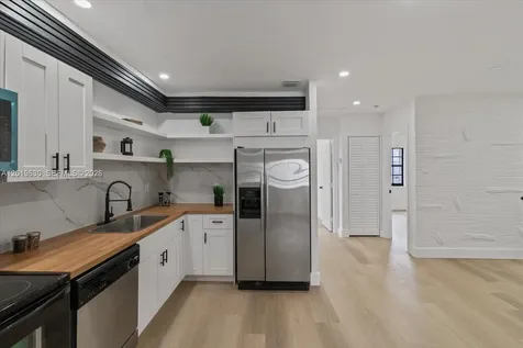 1409 NW 44th Street Miami FL 33142