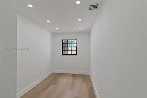 1409 NW 44th Street Miami FL 33142