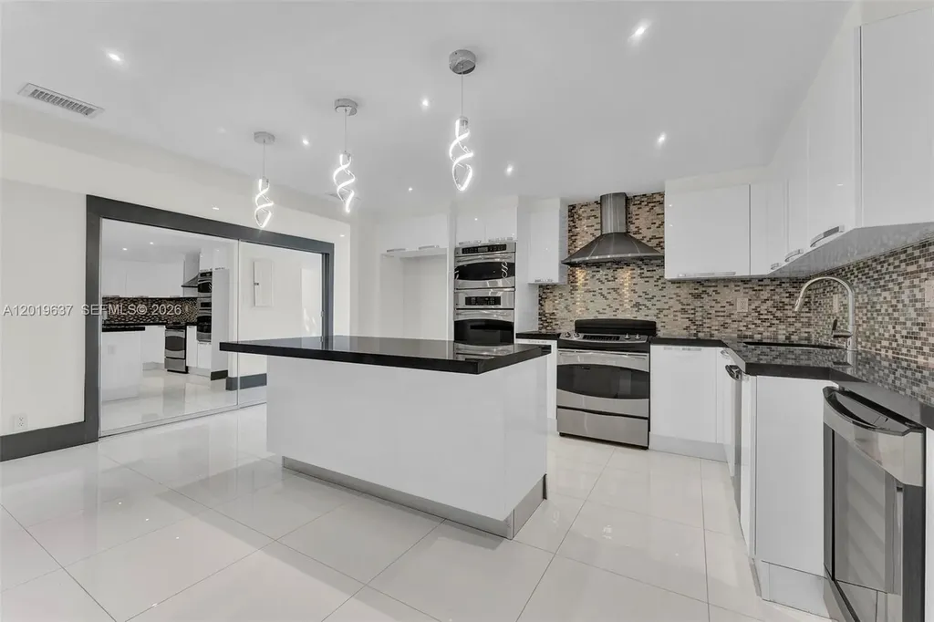20441 NE 30th Avenue Aventura FL 33180