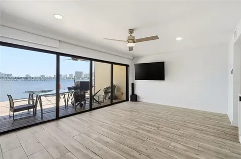 2757 NE 165th Terrace North Miami Beach FL 33160