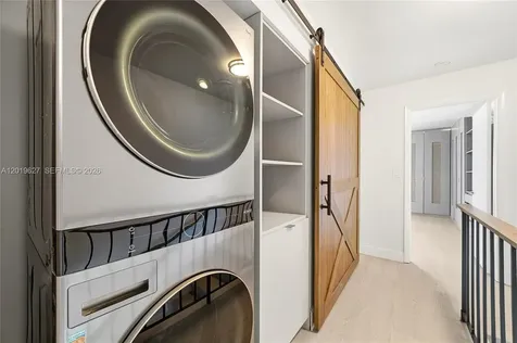 2757 NE 165th Terrace North Miami Beach FL 33160