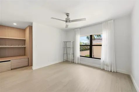 2757 NE 165th Terrace North Miami Beach FL 33160