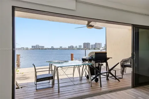 2757 NE 165th Terrace North Miami Beach FL 33160