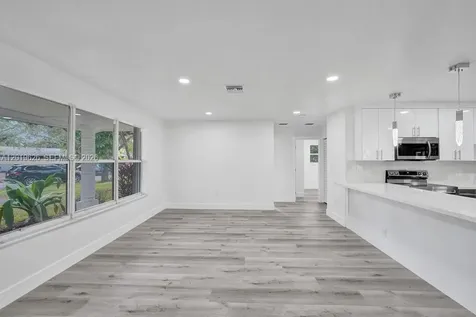 101 SW 53rd Avenue Plantation FL 33317