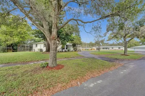 101 SW 53rd Avenue Plantation FL 33317