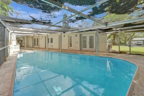 101 SW 53rd Avenue Plantation FL 33317