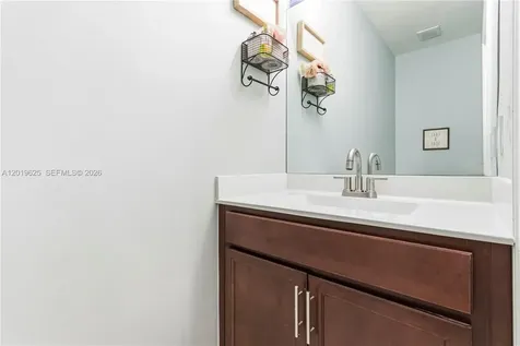 10560 W 33rd Way Hialeah FL 33018