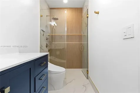 10560 W 33rd Way Hialeah FL 33018