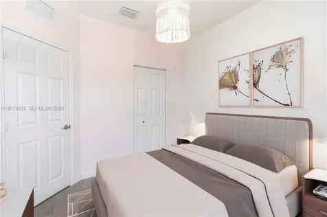 10560 W 33rd Way Hialeah FL 33018