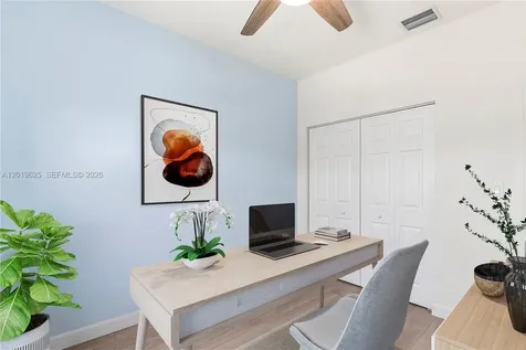 10560 W 33rd Way Hialeah FL 33018