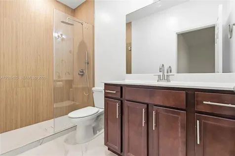 10560 W 33rd Way Hialeah FL 33018