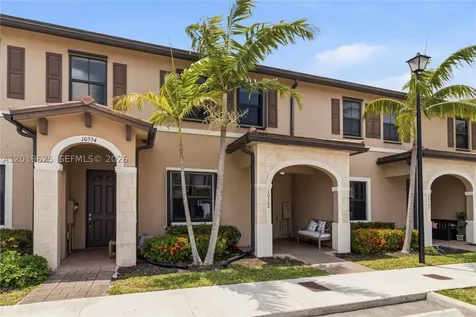 10560 W 33rd Way Hialeah FL 33018