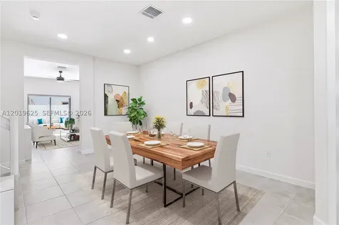 10560 W 33rd Way Hialeah FL 33018