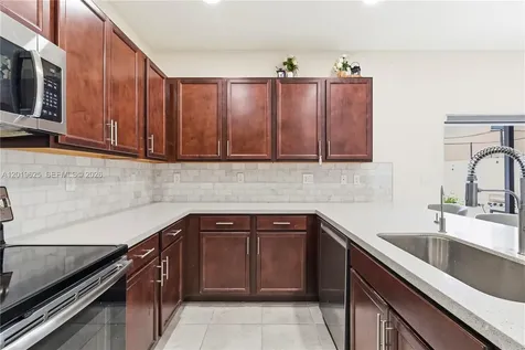 10560 W 33rd Way Hialeah FL 33018