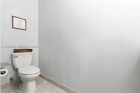 10560 W 33rd Way Hialeah FL 33018