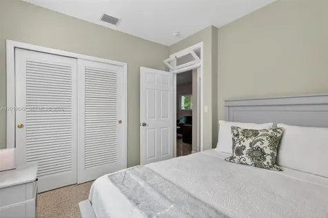 8 Ocean View Boulevard Key Largo FL 33037