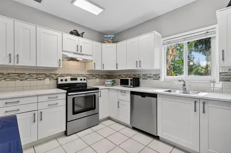 8 Ocean View Boulevard Key Largo FL 33037