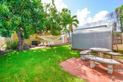 225 NW 14th Avenue Miami FL 33125