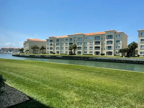 19 W Harbour Isle Drive W Fort Pierce FL 34949