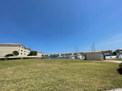 19 W Harbour Isle Drive W Fort Pierce FL 34949