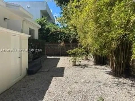 3132 Elizabeth Street Miami FL 33133