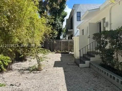 3132 Elizabeth Street Miami FL 33133