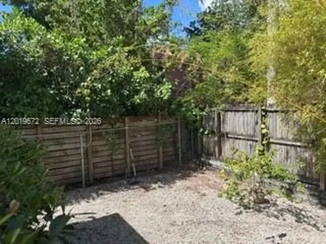 3132 Elizabeth Street Miami FL 33133
