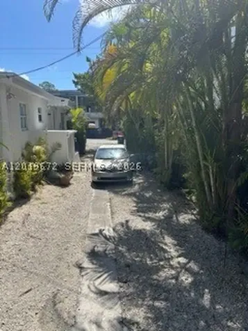 3132 Elizabeth Street Miami FL 33133