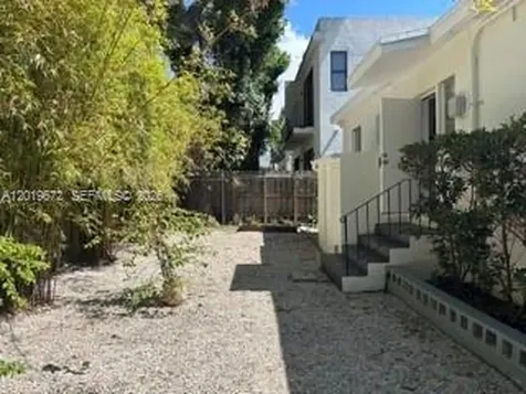 3132 Elizabeth Street Miami FL 33133