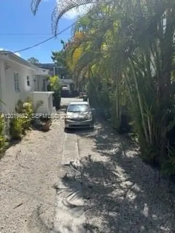 3132 Elizabeth Street Miami FL 33133