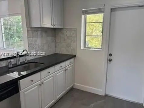 3132 Elizabeth Street Miami FL 33133