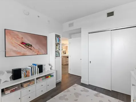 16385 Biscayne Boulevard North Miami Beach FL 33160