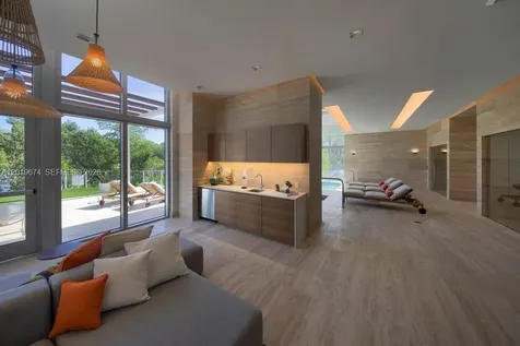 16385 Biscayne Boulevard North Miami Beach FL 33160