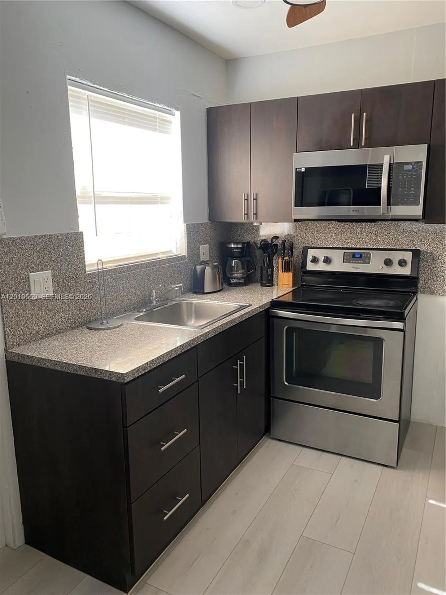 2512 Grant Street Hollywood FL 33020