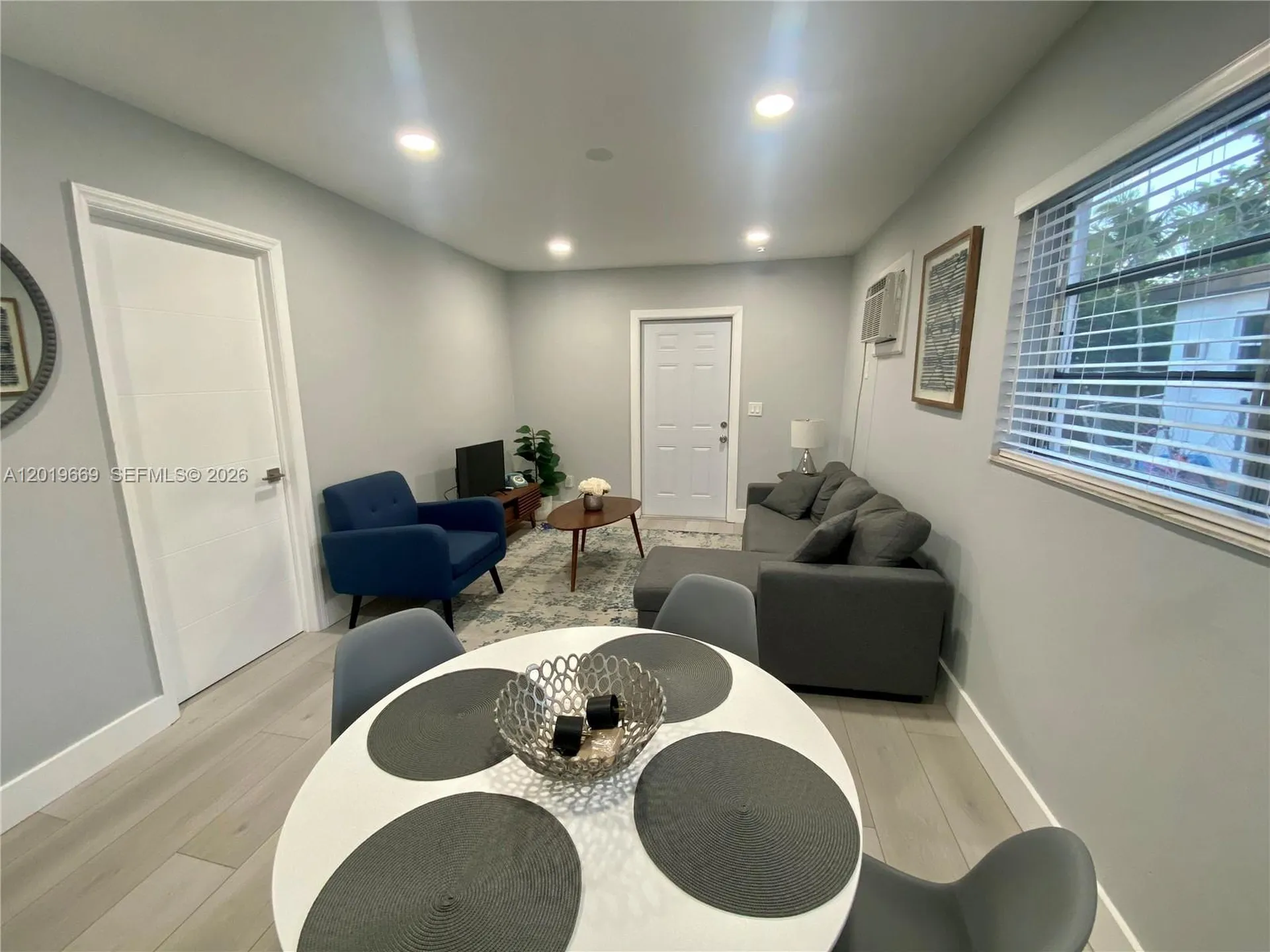 2512 Grant Street Hollywood FL 33020