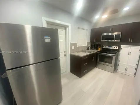 2512 Grant Street Hollywood FL 33020
