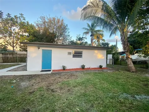 2512 Grant Street Hollywood FL 33020