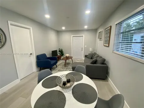2512 Grant Street Hollywood FL 33020