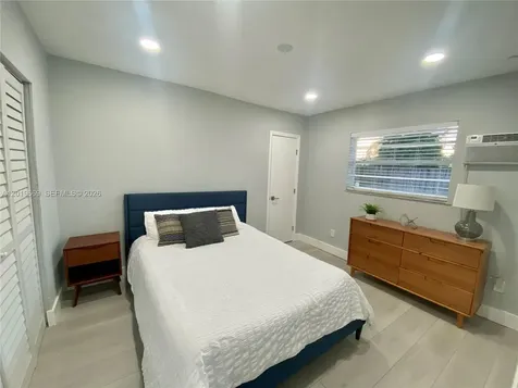 2512 Grant Street Hollywood FL 33020