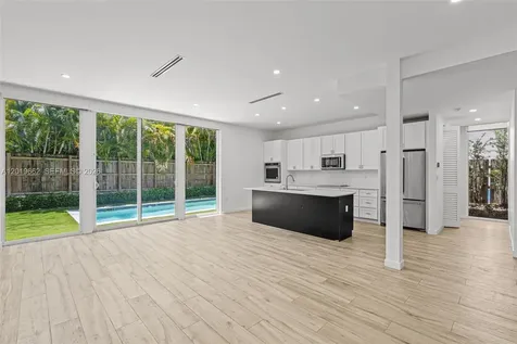 1816 SW 23rd Street Miami FL 33145