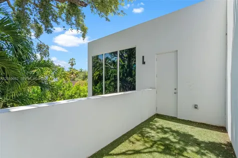 1816 SW 23rd Street Miami FL 33145