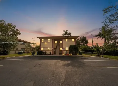 825 SW 10th Street Hallandale Beach FL 33009