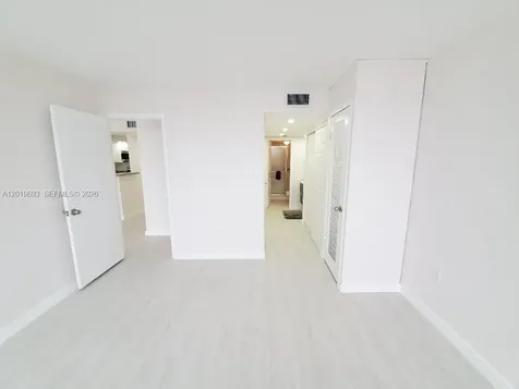18011 Biscayne Boulevard Aventura FL 33160