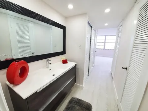 18011 Biscayne Boulevard Aventura FL 33160