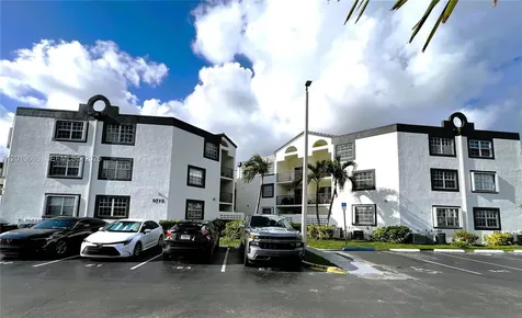 9715 Fontainebleau Boulevard Miami FL 33172